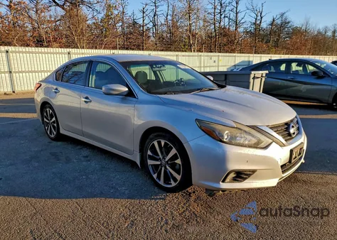 2016 Nissan Altima 2.5 z USA, uszkodzony, nr VIN 1N4AL3AP0GC233383